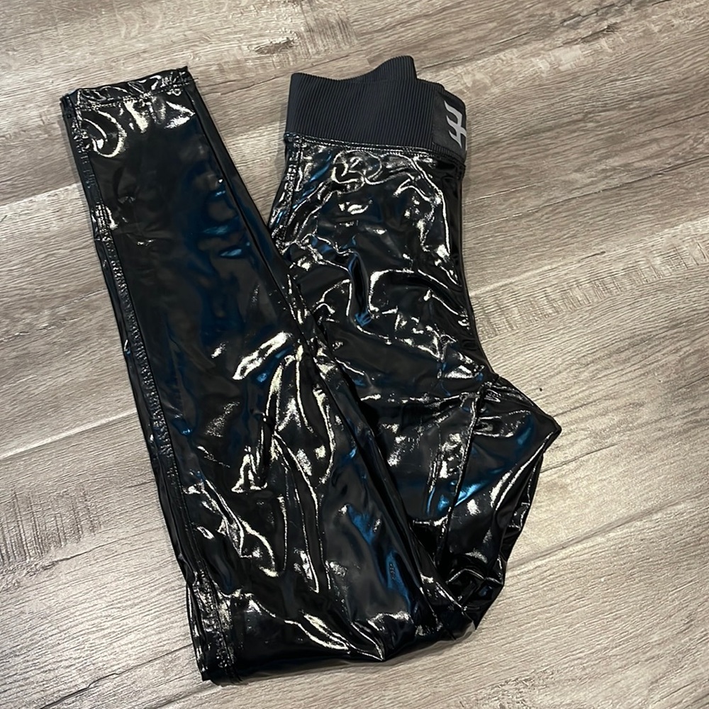 Black patent legging NWT